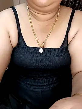 Snapshot of silk_rose05 chatting on 04.15.26 silk rose05 online show from 04.15.26