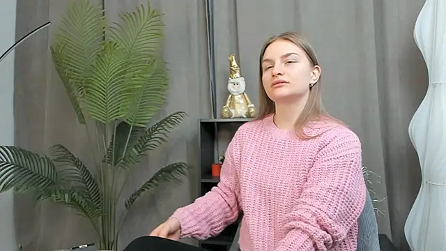 Snapshot of PhoebeTomerlin chatting on 02.01.26 PhoebeTomerlin online show from 02.01.26