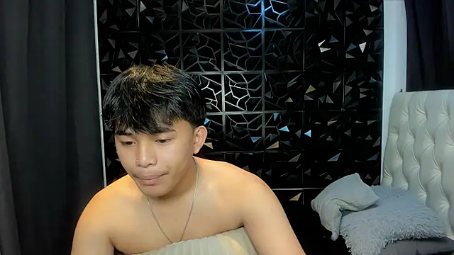 xlovercutietwink online show from 04.06.26