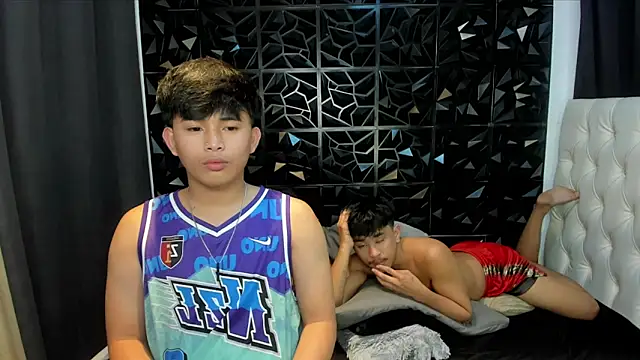 xlovercutietwink online show from 04.06.26