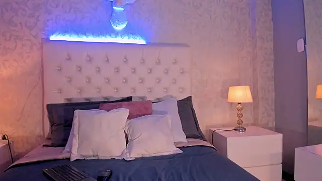 Snapshot of LilyHartt chatting on 04.12.26 LilyHartt online show from 04.12.26