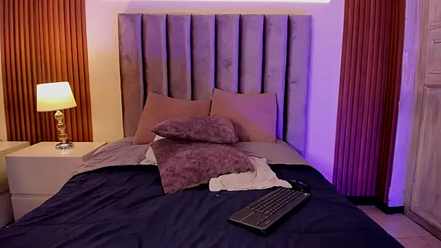 Snapshot of LilyHartt chatting on 04.15.26 LilyHartt online show from 04.15.26