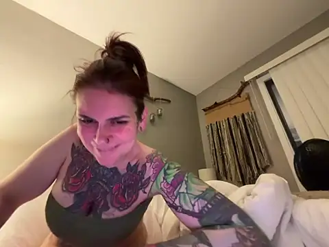 Snapshot of Sexysanka chatting on 02.19.26 Sexysanka online show from 02.19.26