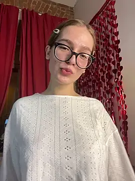 MyKittySayMeow online show from 02.14.26