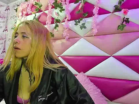 Snapshot of Dakota_Angell_ chatting on 02.01.26 Dakota Angell online show from 02.01.26