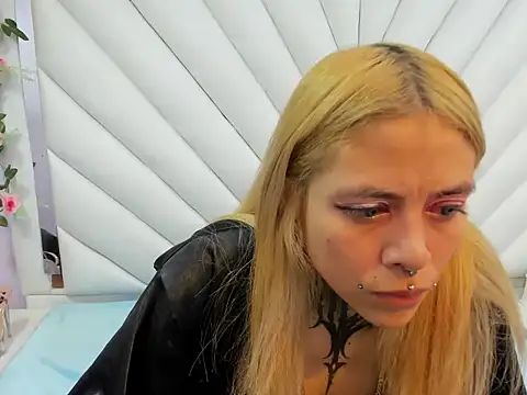 Snapshot of Dakota_Angell_ chatting on 02.05.26 Dakota Angell online show from 02.05.26