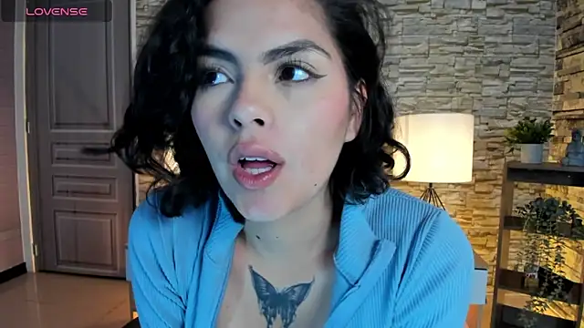 Snapshot of butterflyx39 chatting on 04.16.26 butterflyx39 online show from 04.16.26