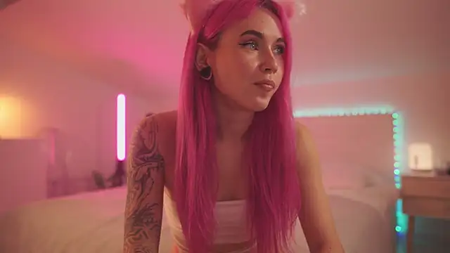 Snapshot of Sarah_Pink chatting on 01.24.25 Sarah Pink online show from 01.24.25