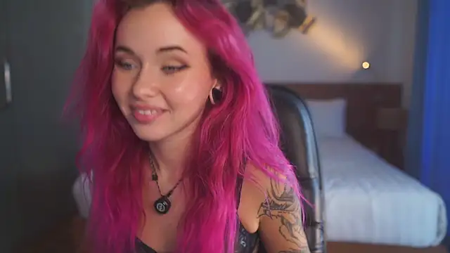 Snapshot of Sarah_Pink chatting on 07.25.26 Sarah Pink online show from 07.25.26
