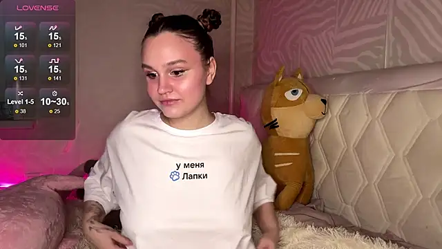 Snapshot of Barbie_Charm_ chatting on 02.15.26 Barbie Charm online show from 02.15.26