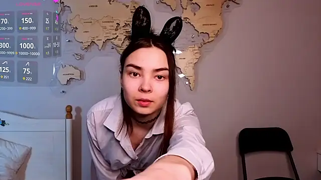 Snapshot of EddieChery chatting on 04.03.26 EddieChery online show from 04.03.26