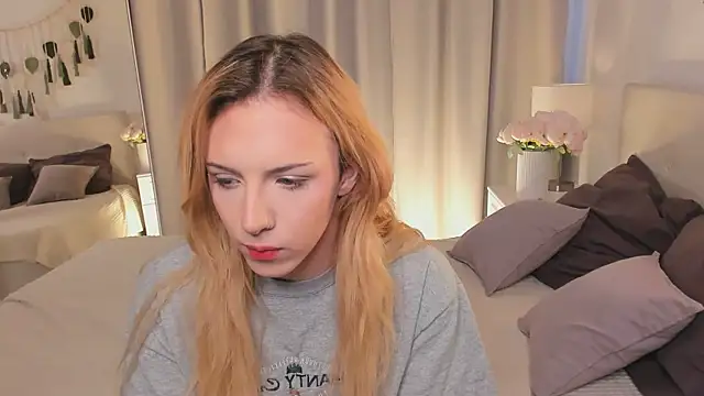 Tiffany  King online show from 04.14.26