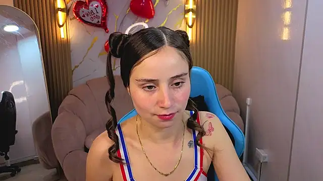 Snapshot of Ariana18_b chatting on 02.17.26 Ariana18 b online show from 02.17.26