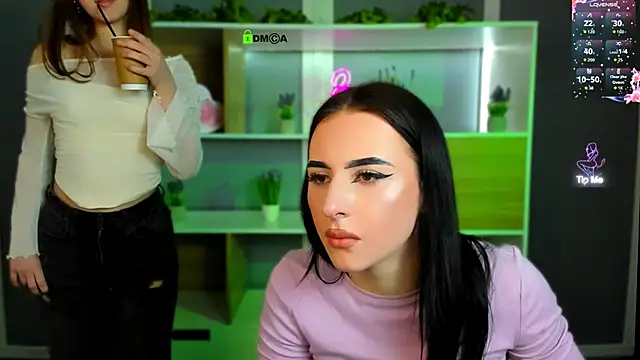 arianaa cat online show from 04.10.26