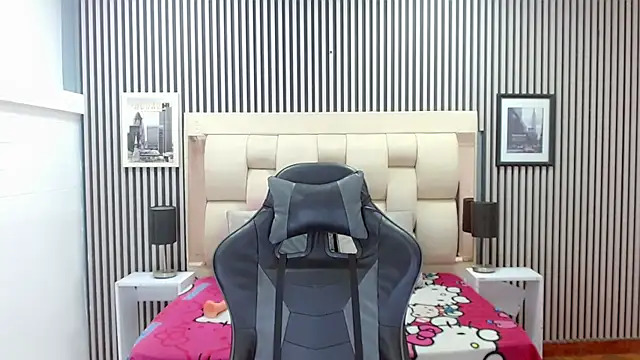 Snapshot of Sophia_Valentina chatting on 02.25.26 Sophia Valentina online show from 02.25.26