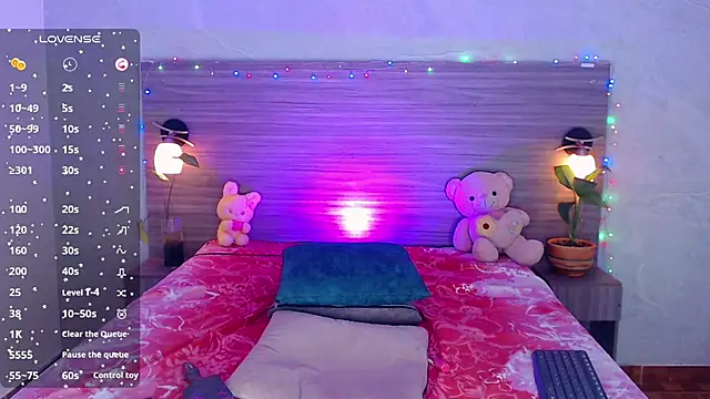 Snapshot of Sophia_Valentina chatting on 07.01.26 Sophia Valentina online show from 07.01.26