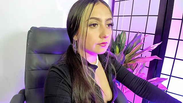 Snapshot of Giselle_Laurens_ chatting on 03.28.26 Giselle Laurens online show from 03.28.26