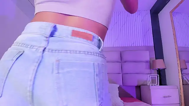 Snapshot of CarolineFyre chatting on 03.05.26 CarolineFyre online show from 03.05.26