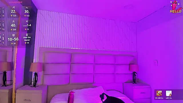 Snapshot of CarolineFyre chatting on 04.01.26 CarolineFyre online show from 04.01.26