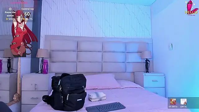 Snapshot of CarolineFyre chatting on 04.05.26 CarolineFyre online show from 04.05.26