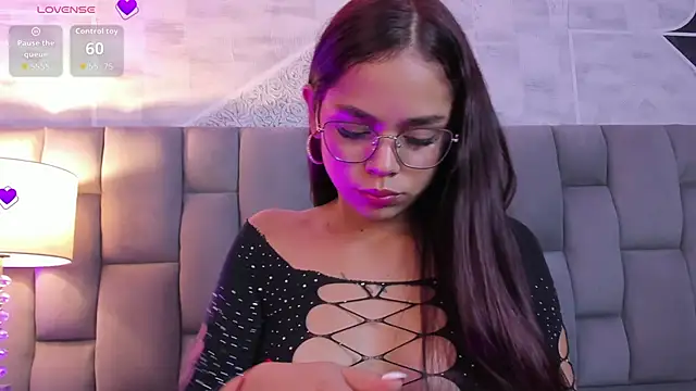 CarolineFyre online show from 05.11.26