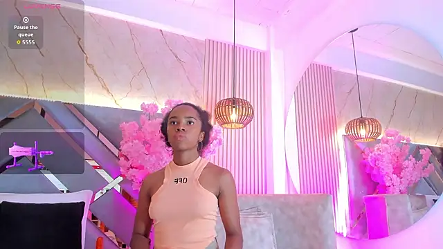 Snapshot of EmmaLovve chatting on 02.10.26 EmmaLovve online show from 02.10.26