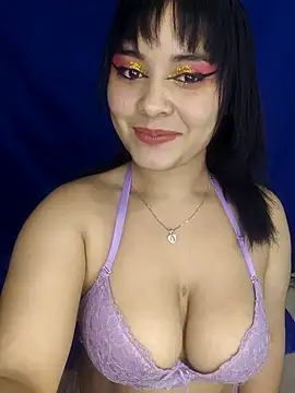 Snapshot of zoe_love18 chatting on 03.24.26 zoe love18 online show from 03.24.26