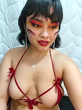 Snapshot of zoe_love18 chatting on 04.22.26 zoe love18 online show from 04.22.26