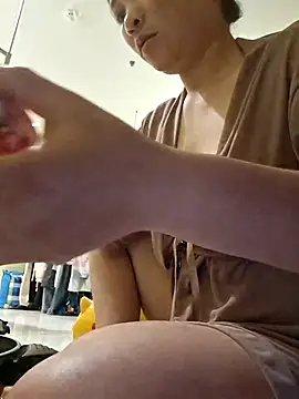 Niinaaa  online show from 02.25.26