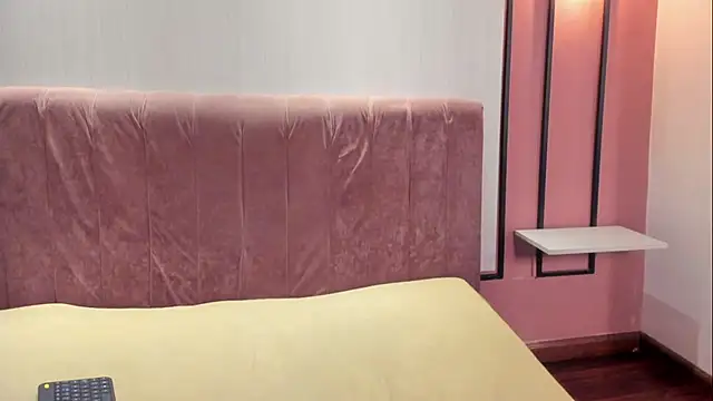 Snapshot of HannaWen_ chatting on 02.04.26 HannaWen online show from 02.04.26