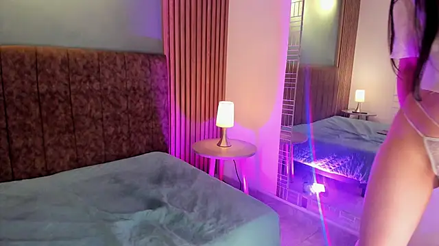 Snapshot of HannaWen_ chatting on 02.18.26 HannaWen online show from 02.18.26