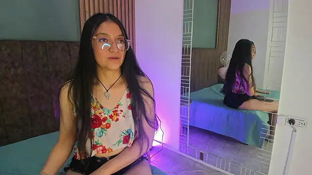 Snapshot of HannaWen_ chatting on 02.21.26 HannaWen online show from 02.21.26