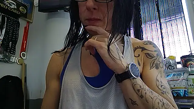 Snapshot of FITGIRL-MAEVA chatting on 02.26.26 FITGIRL-MAEVA online show from 02.26.26