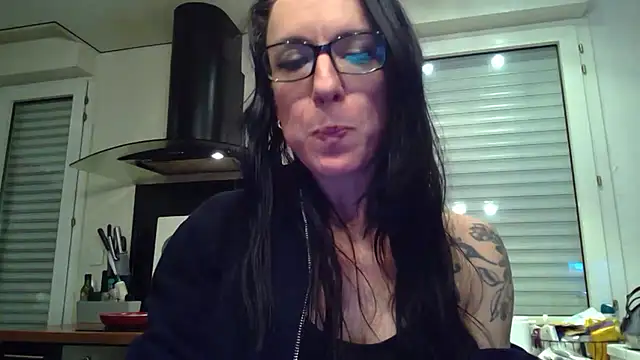 Snapshot of FITGIRL-MAEVA chatting on 03.03.26 FITGIRL-MAEVA online show from 03.03.26