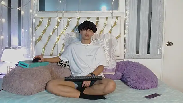 Snapshot of ian_smith_ chatting on 02.04.26 ian smith online show from 02.04.26