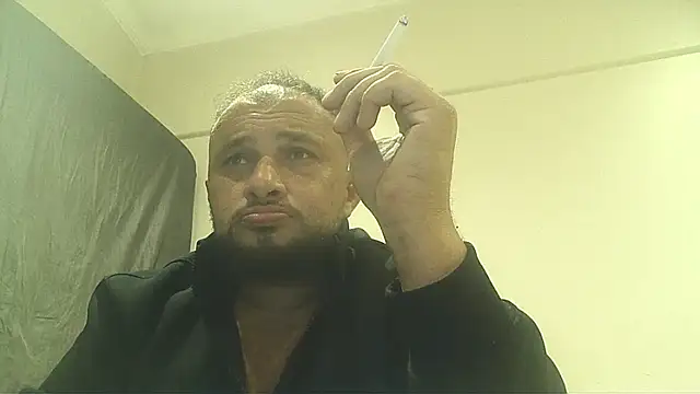 Snapshot of Und3rcntrol chatting on 03.30.26 Und3rcntrol online show from 03.30.26