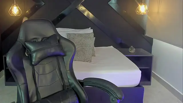 charlottee27  online show from 02.28.26