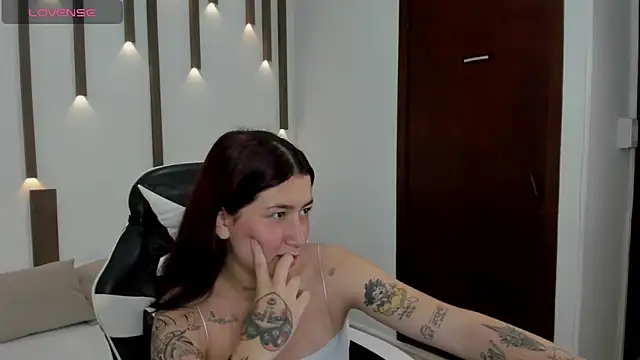 charlottee27  online show from 04.09.26