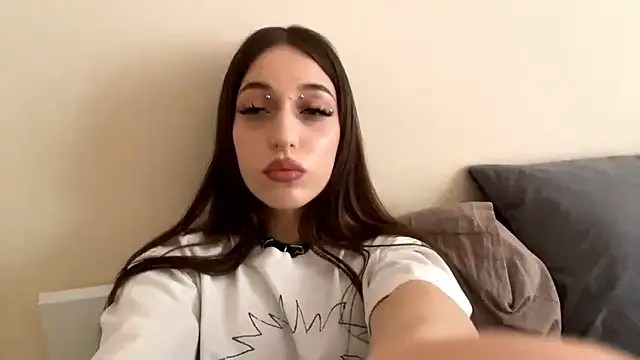 CutieWorm online show from 02.01.26