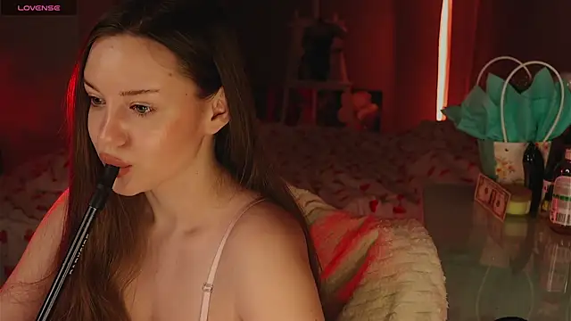 Alisia here online show from 04.15.26