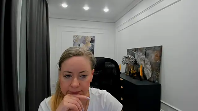 CharlotteKerti online show from 05.18.26