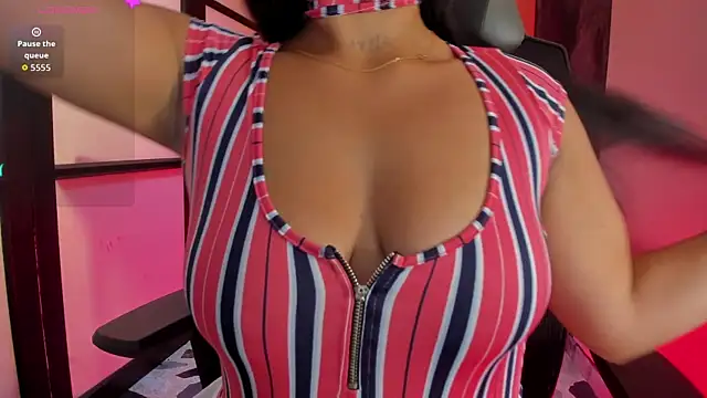 Snapshot of shaden_ chatting on 02.14.26 shaden online show from 02.14.26