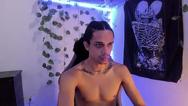 Snapshot of Aaron_Hopper chatting on 02.07.26 Aaron Hopper online show from 02.07.26