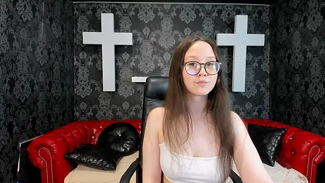 MonicaBev online show from 04.05.26