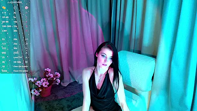 NicoleLuxe online show from 02.19.26