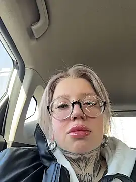 Snapshot of Chiibi chatting on 03.07.26 Chiibi online show from 03.07.26