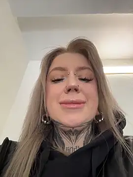 Snapshot of Chiibi chatting on 03.08.26 Chiibi online show from 03.08.26