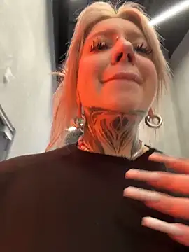 Snapshot of Chiibi chatting on 03.10.26 Chiibi online show from 03.10.26