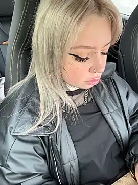 Snapshot of Chiibi chatting on 03.12.26 Chiibi online show from 03.12.26