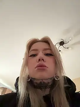 Snapshot of Chiibi chatting on 03.19.26 Chiibi online show from 03.19.26